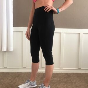 lululemon athletica Black High-Rise Capri Leggings